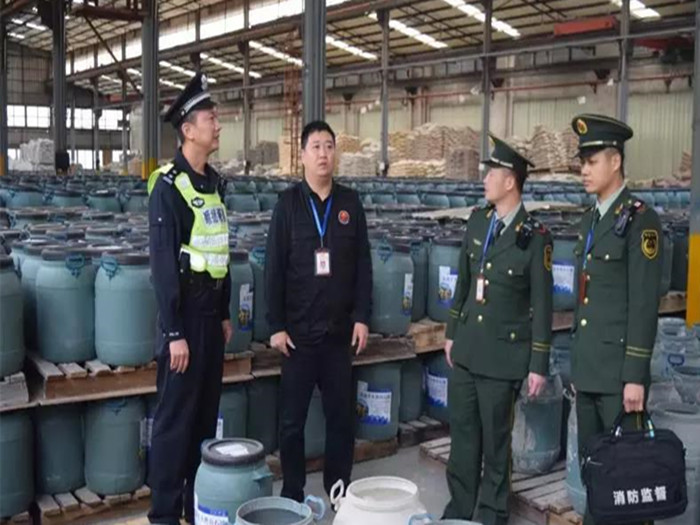 不松懈！倫教再開展危險化學品企業檢查