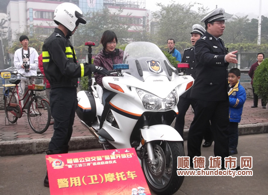 從購車到上牌一個鐘搞定，警營開放日讓你知多點
