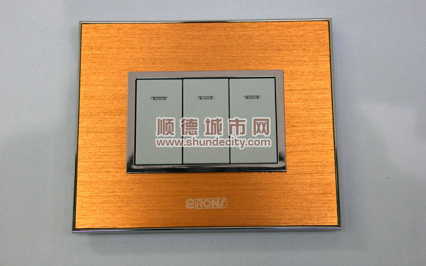 福田電器金屬拉絲，可復位開關也很高大上