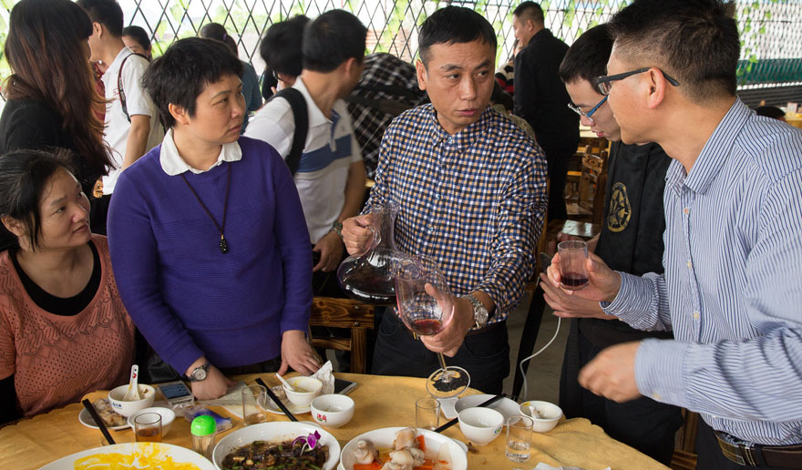“久逢美食前言少！”瞧，品嘗美食過后的網友們已經開始暢所欲言。 順德城市網網友“JUAN_oO_Oo”攝