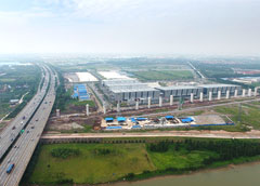 在地塊的對面，廣東（潭洲）國際會展中心正式對外開放，將成為順德產業又一個新標地。
