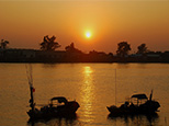 德勝河昔日的沙頭渡口，金色夕陽為這片水鄉灑下一片寧靜，富饒的水鄉養育了一代代勤勞善良的順德人。網友“全哥仔”攝
