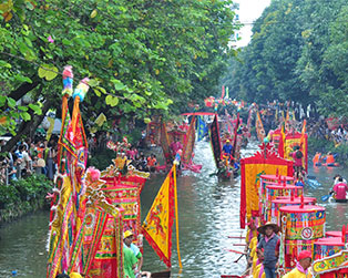 端午彩龍巡游，熱熱鬧鬧祈求新一年風(fēng)調(diào)雨順！（順德城市網(wǎng)網(wǎng)友“零國(guó)度”攝）