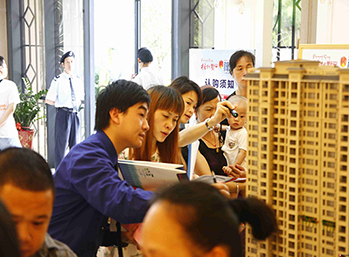 地價(jià)與樓價(jià)的同時(shí)飛漲，置業(yè)者們選擇不一