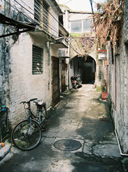 容桂衛(wèi)紅社區(qū)的老街老巷，老故事、鄉(xiāng)梓情，都在這里。（順德城市網(wǎng)網(wǎng)友“雕刻時光”攝

）