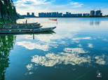 在順峰山公園行走，仿佛置身于洱海。（順德城市網(wǎng)網(wǎng)友“大雄856”攝）