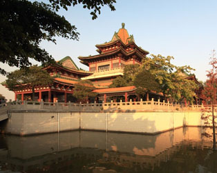 順峰山公園：喧鬧城市中的一方凈地。情暖順峰湖，雕刻時光的美！（網友“雕刻時光”攝）