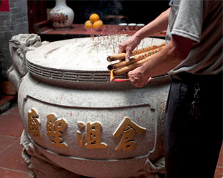 倉沮廟歷經歲月洗淘，依舊香火鼎盛，乃順德一張最有文化底蘊實力的名片?。ňW友“通濟刁民”攝）