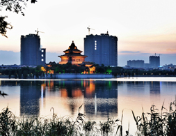 順峰山下黃昏美，順德峰山下順德情更濃。（順德城市網網友“gang_sir”攝）