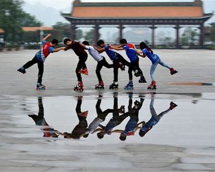 雨停了，繼續運動起來！他們那股熱愛運動的激情，也讓我們的城市散發更多的活力！網友“田園牧歌”攝
