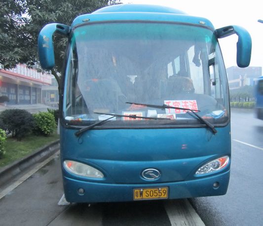 報廢客車仍上路，車主或面臨最高10萬罰款