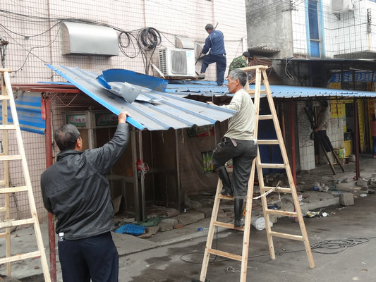 龍江：違建棚子在風(fēng)雨中飄搖，清拆了去！