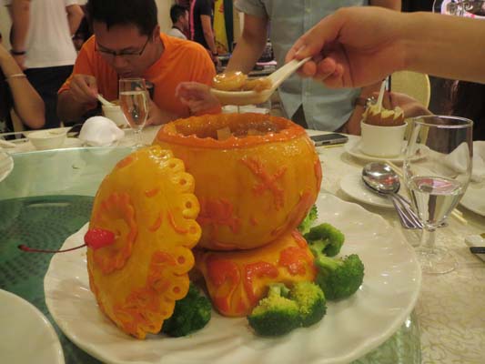 好味到鎮(zhèn)：撈魚生體會好味到“震”