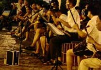 鐘樓公園內的“文藝”夜晚