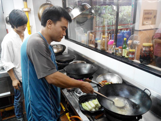 “閃電蒸雞”夠彈牙，你地食過未？