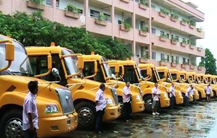 校車投入本是學校責任，為何要政府攬？