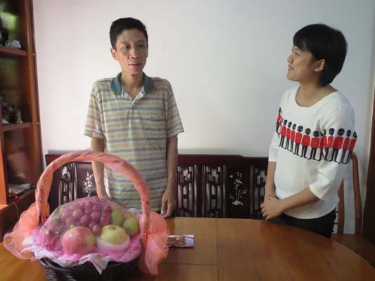 大良：中秋送禮，慈善會關愛貧困家庭