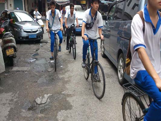瑞英小學附近爛路修整有望，審批進行中