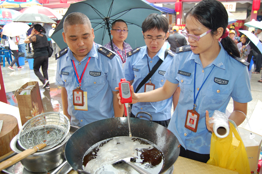  質檢專車隨時候命，全力護航舌尖美味