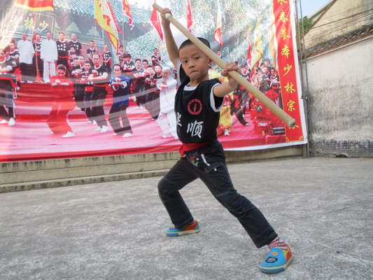7歲功夫小子，與父親一起拜師學永春拳