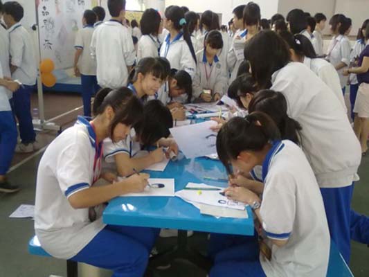 樂從桂鳳中學(xué)課改展示：動(dòng)起來的課堂