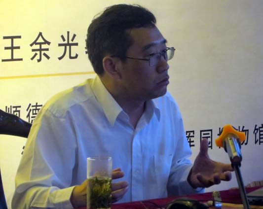 靜下心來！北大教授“勸”市民多讀經典