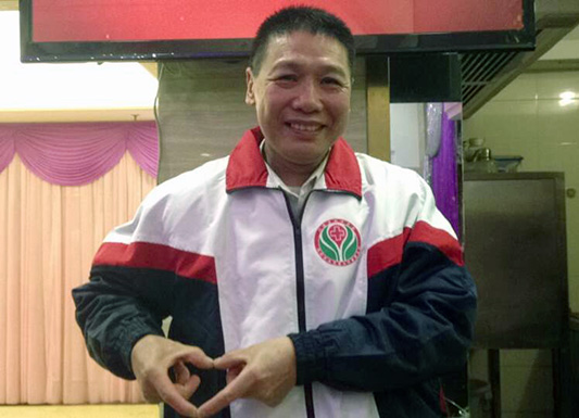 大叔真棒！退休后做8年無償獻血志愿者
