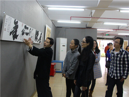 師生60多幅書法作品同展出，各書體皆備