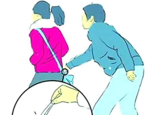 這小偷膽大，竟然當(dāng)街追著自行車扒竊