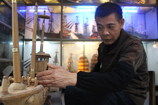 右眼新聞：指尖上的藝術(shù)重現(xiàn)舊時船貌