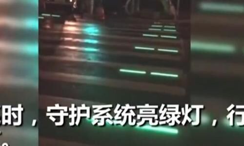 順德網議：閃光變色人行道能救低頭族？