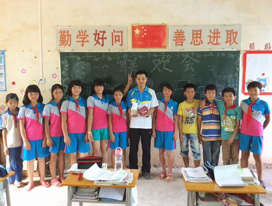 師德標兵劉志賢：33歲的他是學校里的“孩子王”