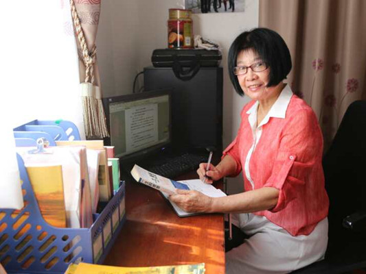 右眼新聞：她77歲，16年求學只遲到過一次