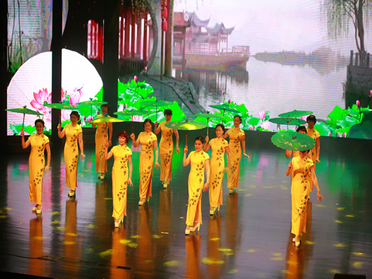 誰說女人三十不學藝？她們“靚爆鏡”了