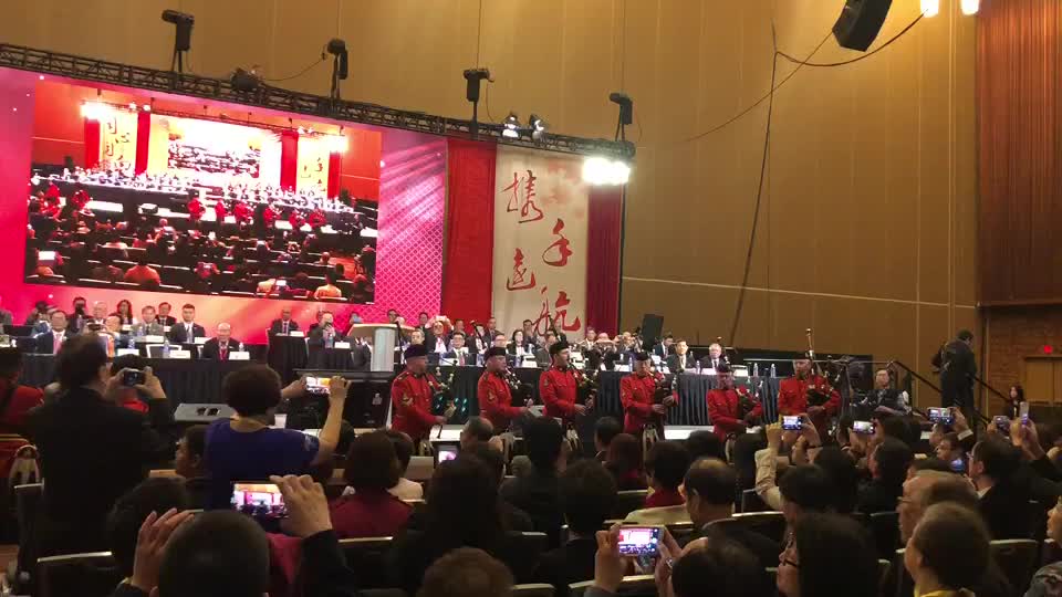 【視頻】順德懇親會上，加拿大騎警出現了