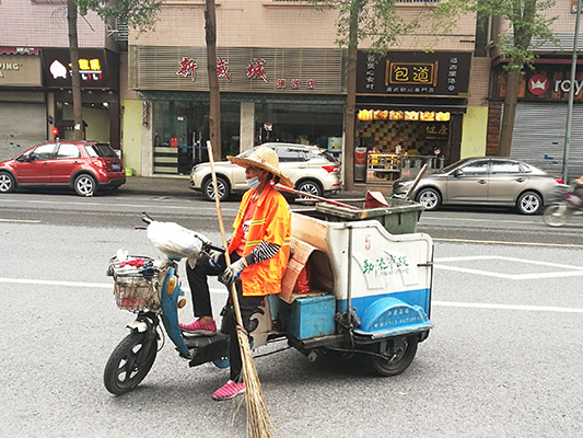 環衛工人節：街道潔凈勇擔當，城市冷暖放心頭