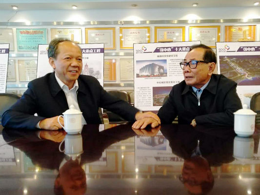 郭文海探望著名建筑設計師梁昆浩