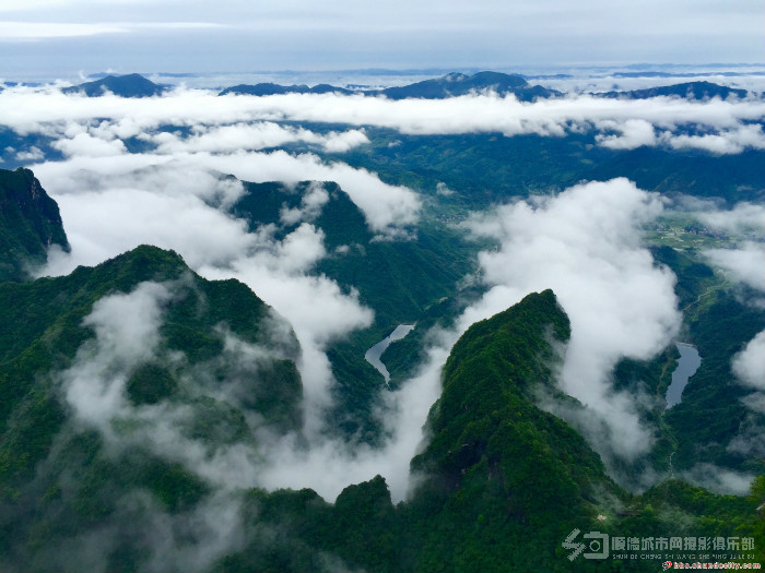 張家界天門山，玻璃棧道讓你置身云巔！