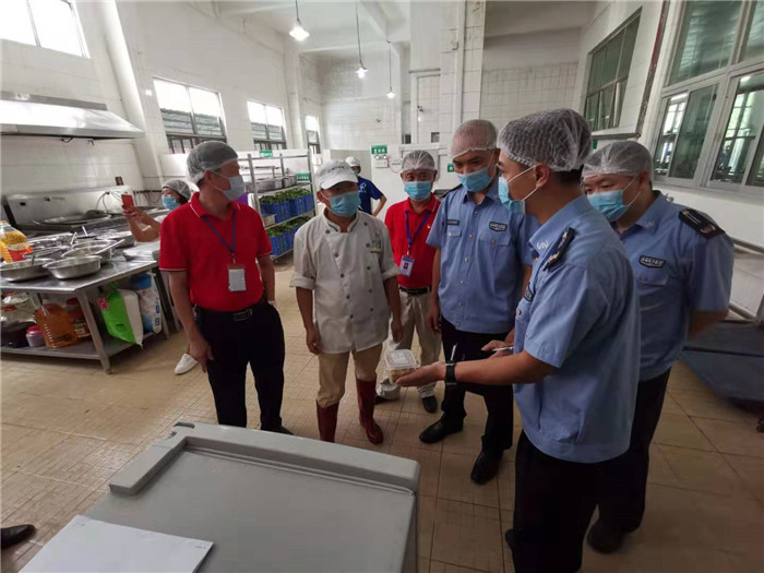 區領導帶隊檢查北滘學校食堂及周邊食品安全
