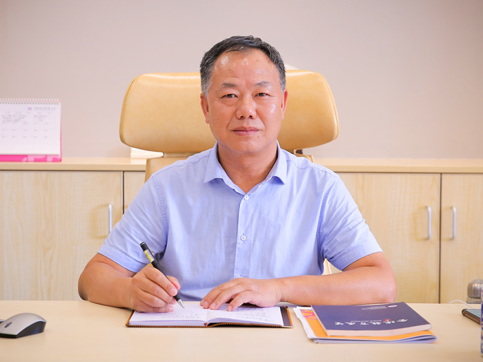 汪慶榮：質量立校，追求“志在千里”