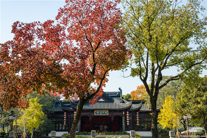 姑蘇城外的寒山寺，鐘聲蕩漾千古