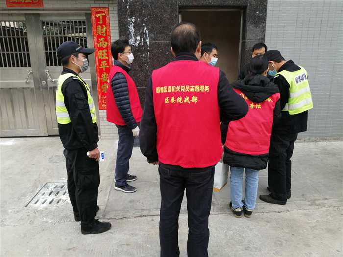 走遍家家戶戶，區委統戰部傾力協助村居落實防疫網格化管控！