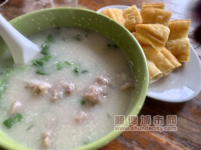 勒流這碗生滾粥20+種配料，永不重樣！