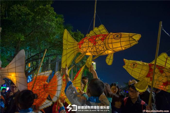 說起大良魚燈，不能不提自學成才的羅八！