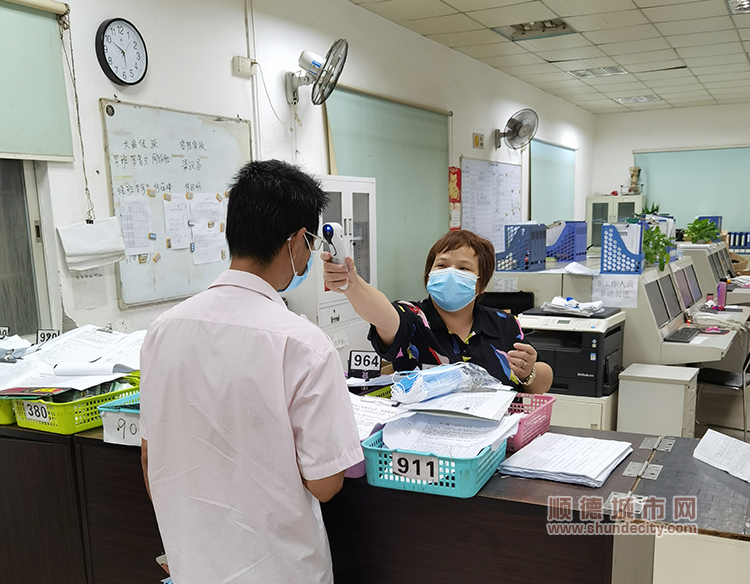 “不管多晚，都要等他們回來……”