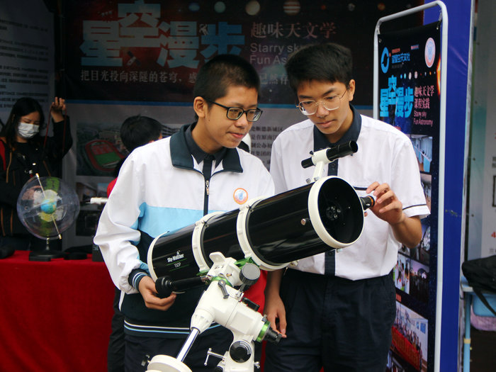 科創教育成果展，大良中學生教你測量月球山體直徑