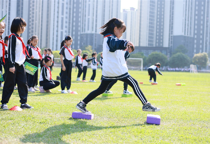 校園足球文化節“哨聲”在杏壇昌教小學吹響