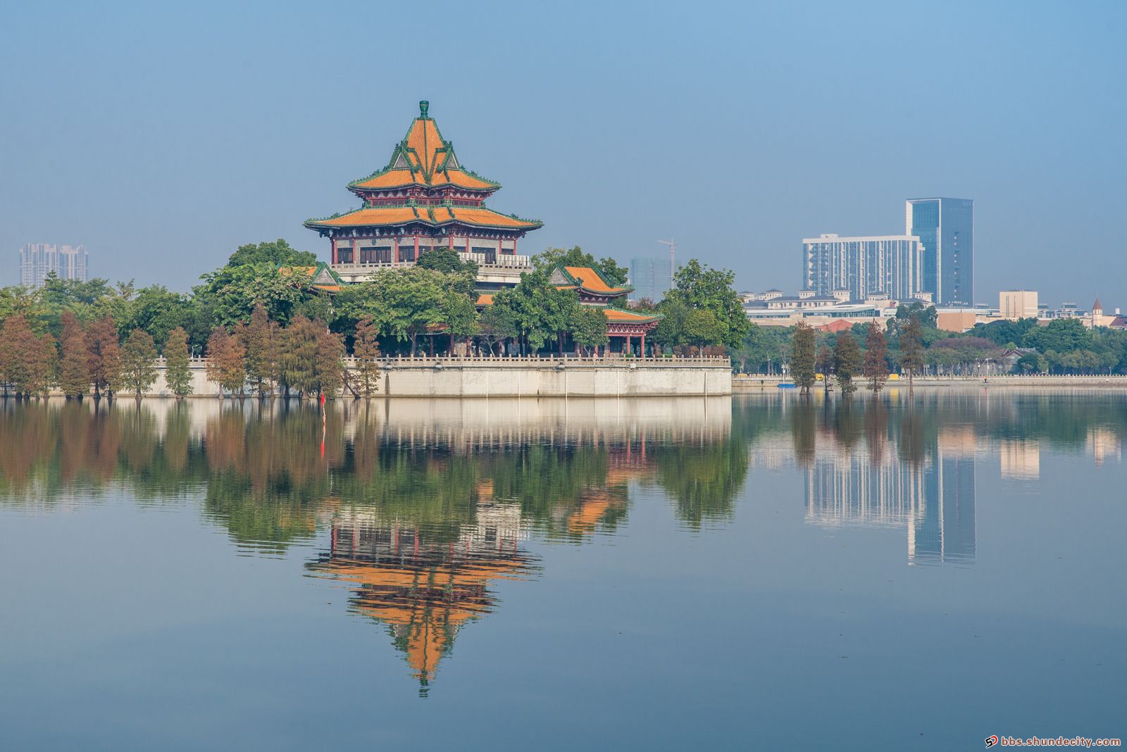 詩詞里的中國講究勻稱之美，順峰山也處處如畫