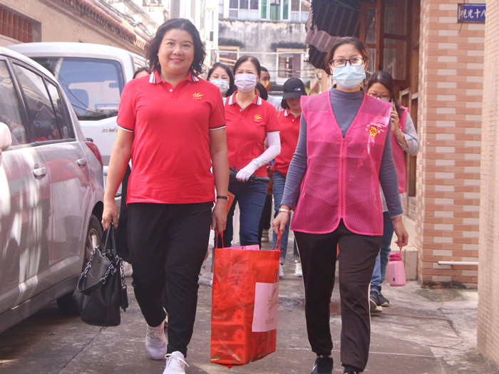 溫情暖人心：大良女企協慰問困難家庭