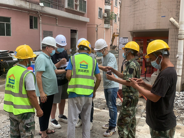 大良：加強自檢 老舊小區(qū)改造落實疫情防控工作